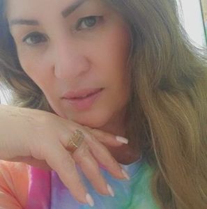 Meet your Posher, Amarilis